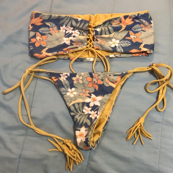 Bikini set - Picture 1 of 4